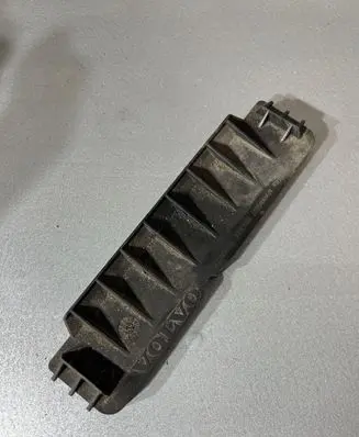 Battery bracket