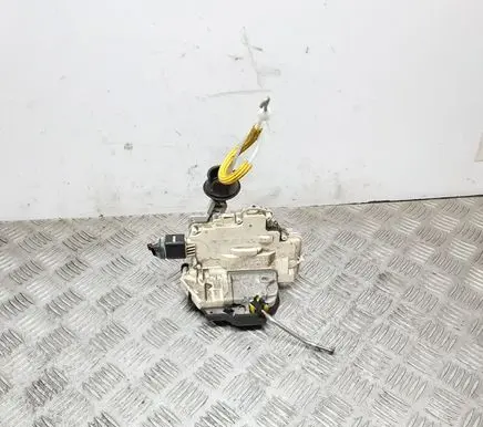 Audi A4 S4 B7 8E 8H Rear door lock 8E0839015AA