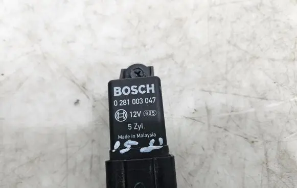 Volvo S60 Glow plug pre-heat relay 30785663