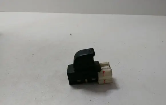 Subaru Legacy Electric window control switch 8S071AE04A