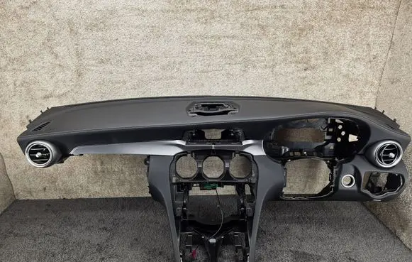 Mercedes-Benz C W205 Dashboard 2058600002
