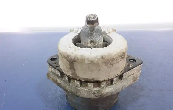 BMW X6 E71 Engine mount vacuum valve 6786836