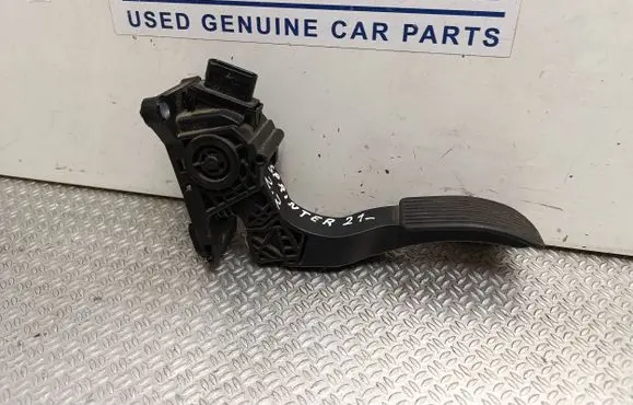 Mercedes-Benz Sprinter W907 W910 Accelerator throttle pedal A9073010200 0280755359 210722A1
