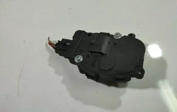 Audi A5 8T 8F Air flap motor/actuator EF8330