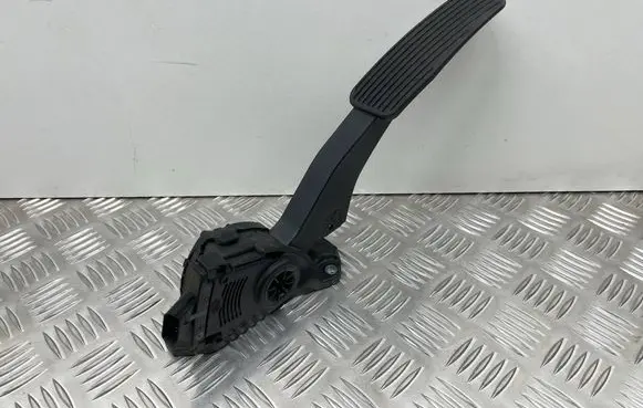 Dodge Grand Caravan Accelerator throttle pedal 05281225AA