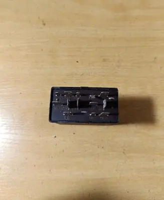 Audi A6 S6 C4 4A Other relay 441959257D 79FA400