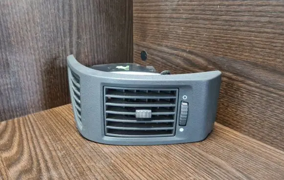 Fiat Ducato Dash center air vent grill ST44762 LS385822