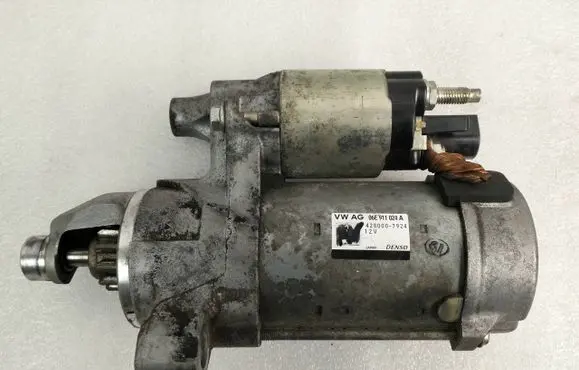 Audi A6 C7 Starter motor 06E911024A