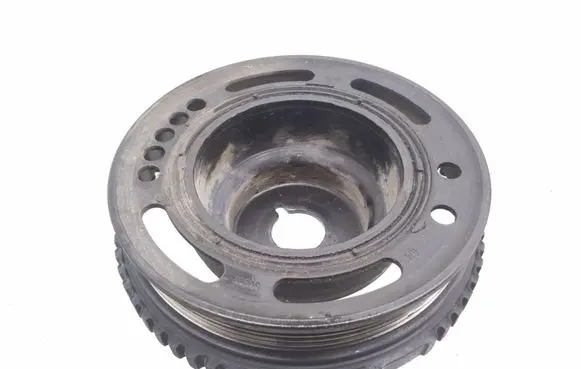 Opel Zafira A Crankshaft pulley 90531581