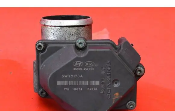 Hyundai i40 Throttle body valve 351002A900
