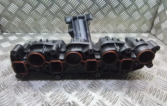 Volkswagen Transporter - Caravelle T5 Intake manifold 03L129711P