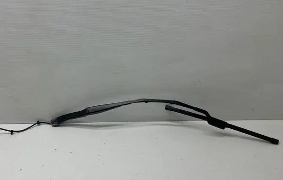 Tesla Model 3 Windshield/front glass wiper blade 107672900C