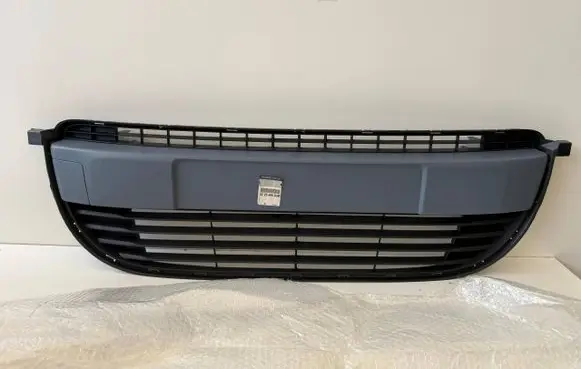Renault Kangoo II Front bumper lower grill 622549985R
