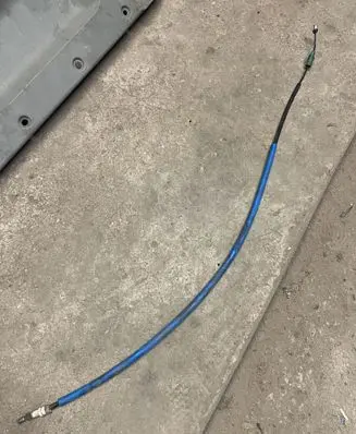 Handbrake/parking brake wiring cable
