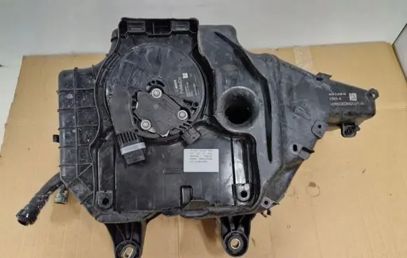 Ford Transit VII AdBlue liquid reservoir 
