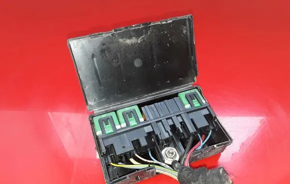 Peugeot 407 Fuse module 9632229480