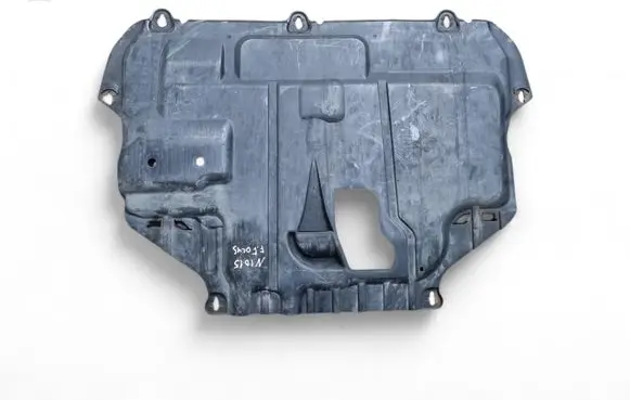 Ford Focus Engine splash shield/under tray 3M51R6P013AV
