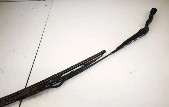 Mitsubishi Space Star Front wiper blade arm