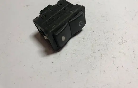 BMW 5 E39 Electric window control switch 8368974
