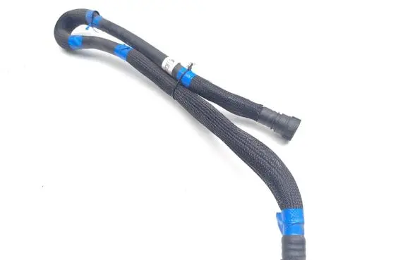 Land Rover Range Rover Evoque L551 Engine coolant pipe/hose L8D2-9D289-AF