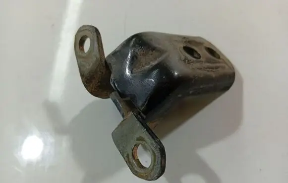 Nissan Note (E11) Front door upper hinge 