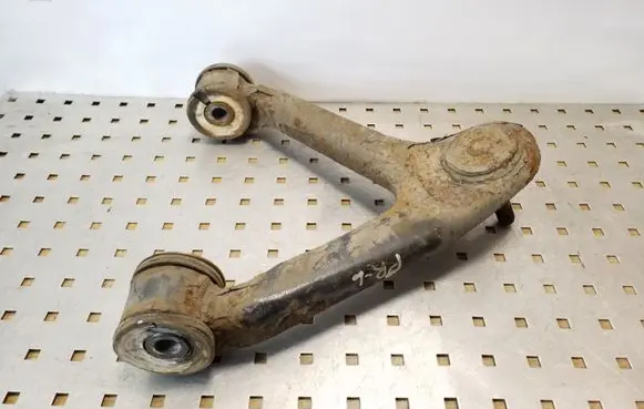 Iveco Daily 35 - 40.10 Front lower control arm/wishbone