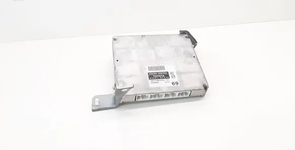Toyota Avensis T250 Engine control unit/module 8966105690 MB1758006326