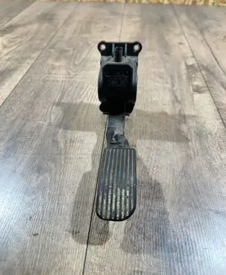 Mercedes-Benz Vito Viano W639 Accelerator throttle pedal A9063000304 0280755025 A00734