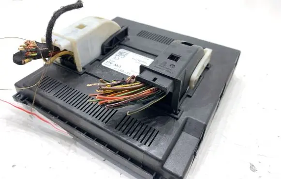 Skoda Fabia Mk1 (6Y) Central body control module 6R7937087P