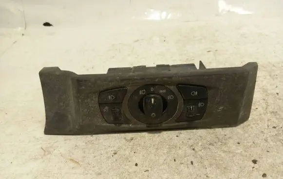 BMW 5 E60 E61 Light switch 692525102