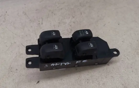 Hyundai Santa Fe Electric window control switch 9357026100