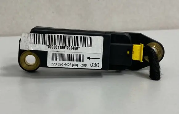 Mercedes-Benz S W220 Airbag deployment crash/impact sensor 2208204426 000311191203450 006301199120345