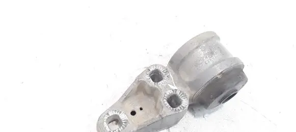 Volkswagen PASSAT B6 Rear axle beam mounts housing 8E0501522