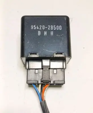Hyundai Santa Fe Window wiper relay 954202B500