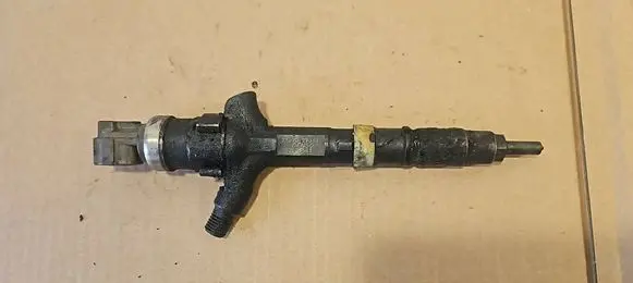 Toyota RAV 4 (XA20) Fuel injector 2367027030 02E23583