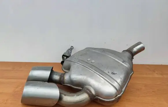 Porsche Macan (95B) Rear muffler/silencer tail pipe 95B253611D