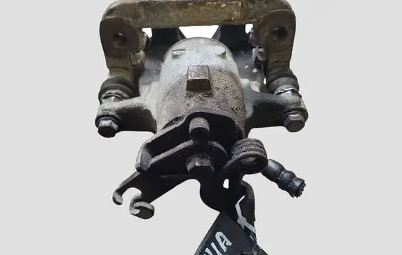 Opel Insignia A Rear brake caliper