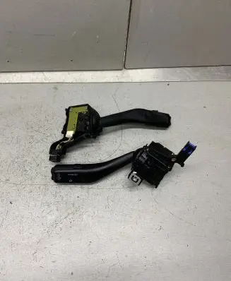 Volkswagen Touran I Indicator stalk 1K0953519A 1K0953513A