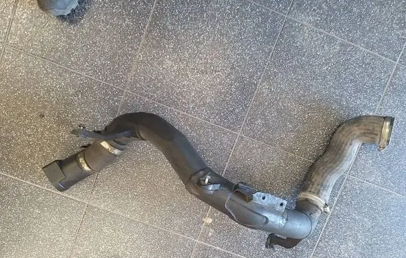 Intercooler hose/pipe