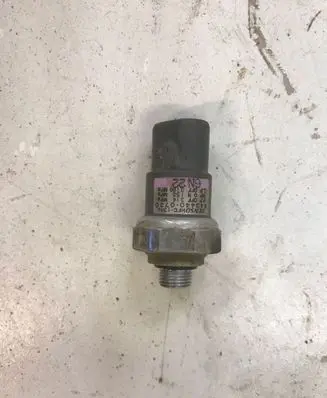 Toyota Corolla E120 E130 Air conditioning (A/C) pressure sensor 4434400720
