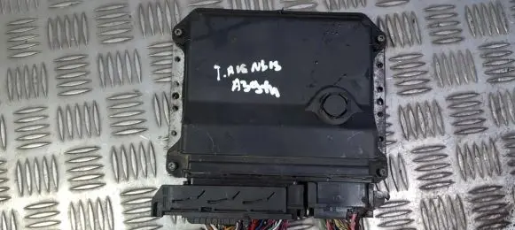 Toyota Avensis T270 Engine control unit/module 8966105D22 89661-05D22