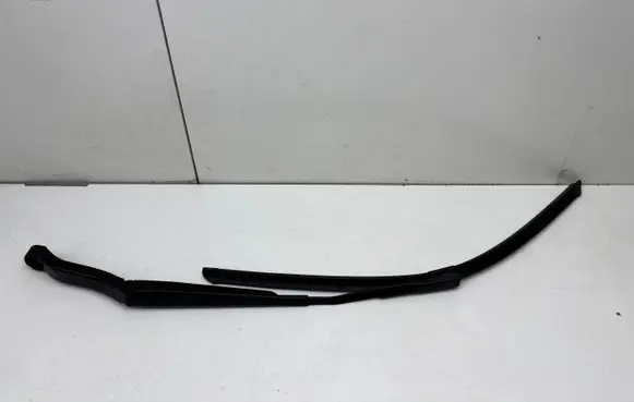 Audi SQ7 Front wiper blade arm 4M1955407