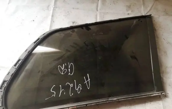 Volvo XC90 Rear side window as3