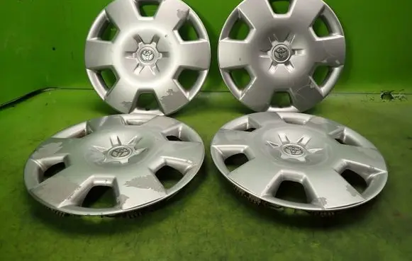 Toyota Corolla E120 E130 R15 wheel hub/cap/trim 