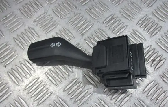 Ford Focus Indicator stalk 17D9404