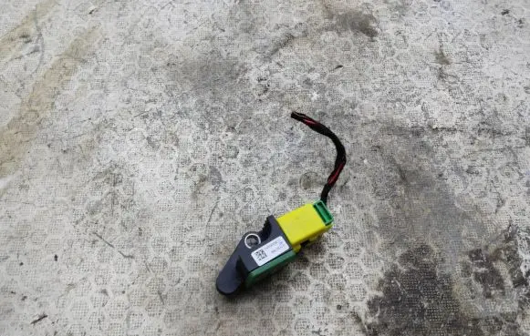Skoda Octavia Mk3 (5E) Airbag deployment crash/impact sensor 5N0959351B