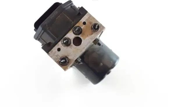 Skoda Fabia Mk1 (6Y) ABS Pump 6Q0614117D 6Q0907379C
