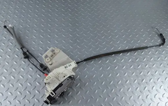 Fiat 500X Rear door lock 52028384 T520RR00 A046465RH1