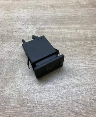 Volkswagen Golf IV Windscreen/window heater switch 1J0959521C