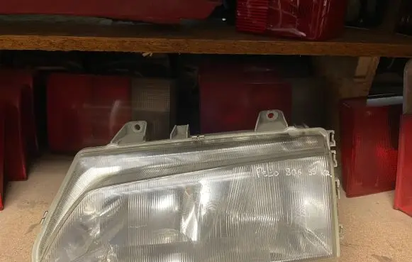 Peugeot 806 Headlight/headlamp 60979770